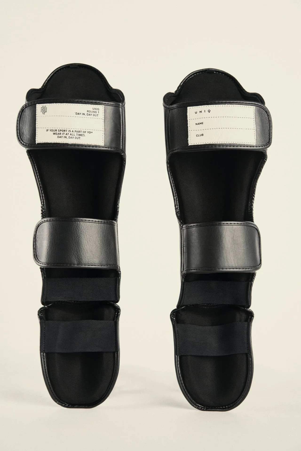 UNIQ SHIN GUARDS TECHNICAL BLACK